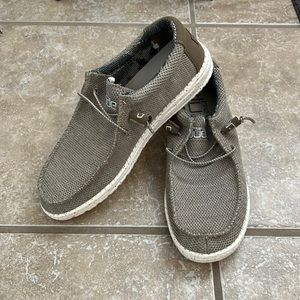 New without tags or box. Never worn